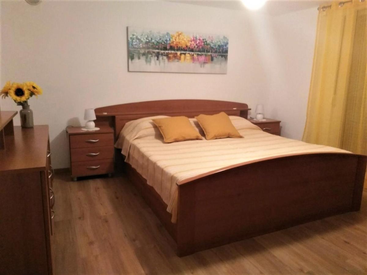 Apartment Marija อูมัค ภายนอก รูปภาพ