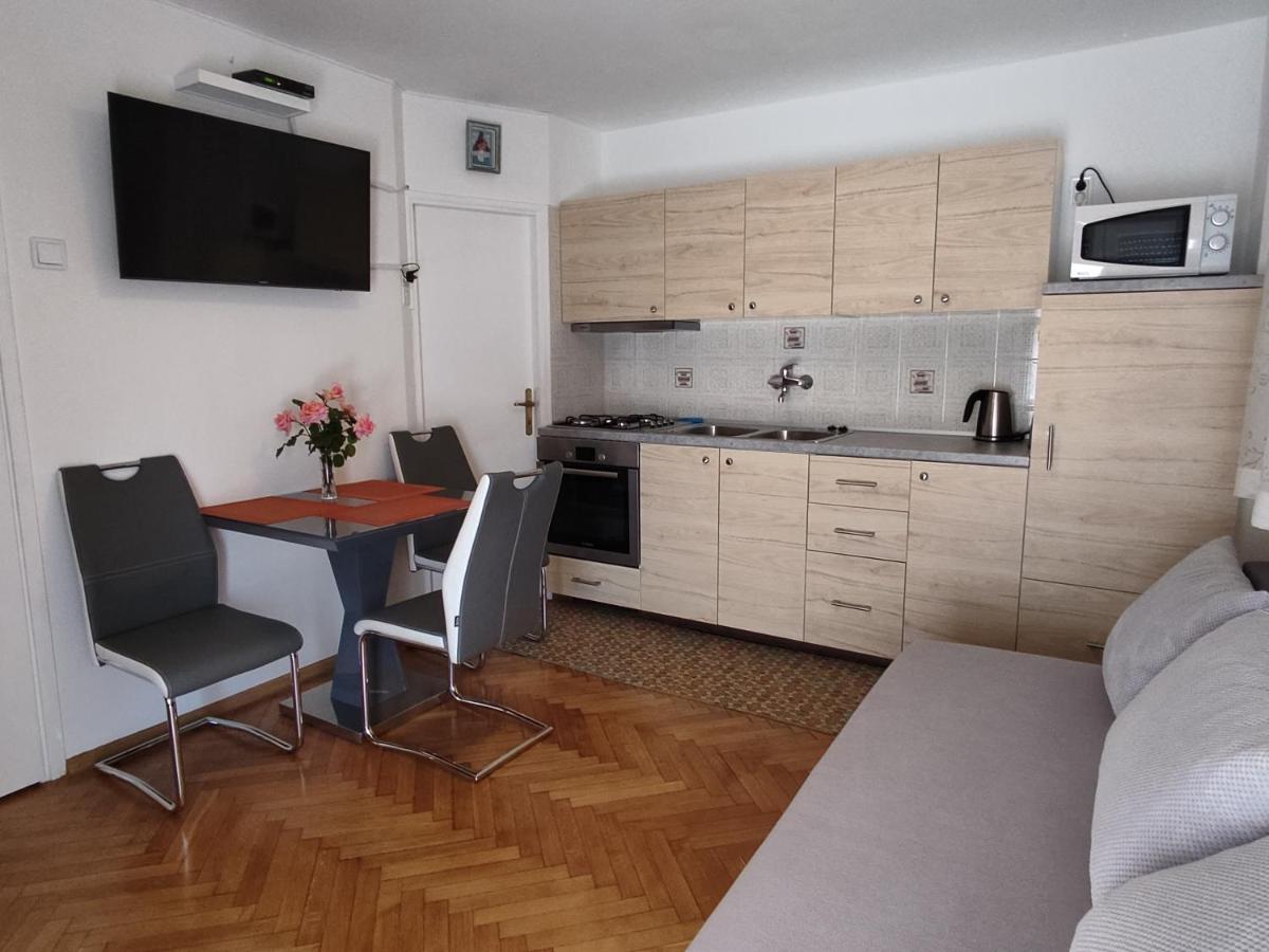 Apartment Marija อูมัค ภายนอก รูปภาพ